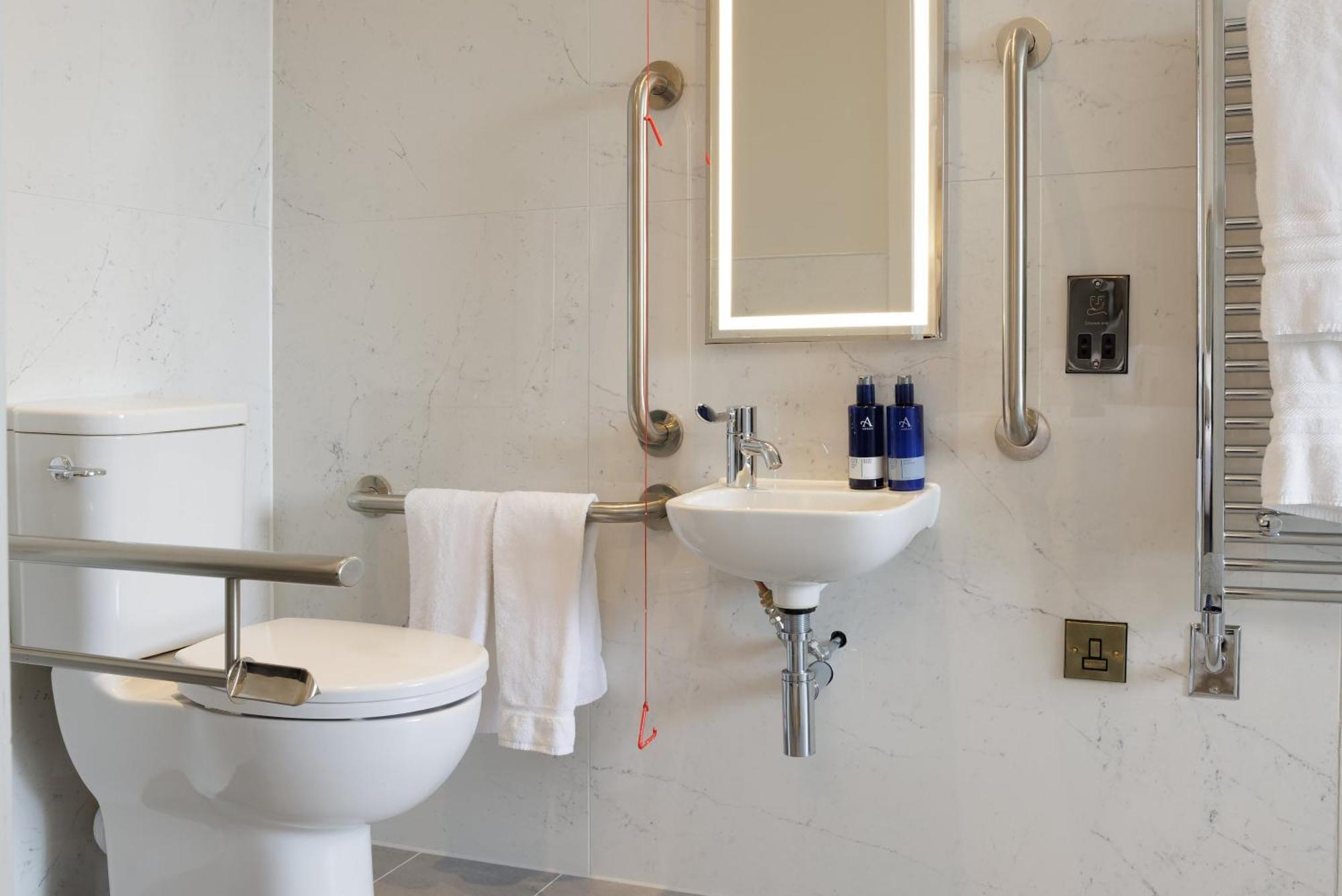 Deluxe King Room Mobility Accessible